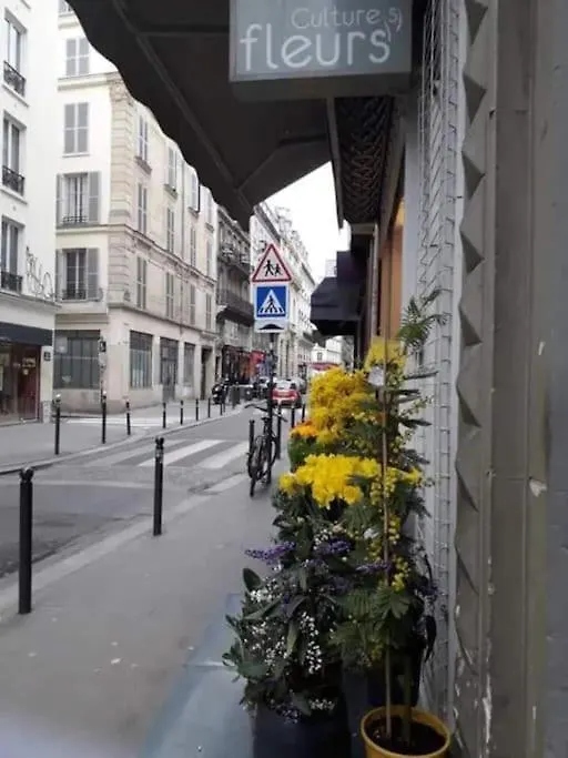 Hype Canal Beau Studio Renove Calme Canal St Martin Apartment Paris 0*,  France